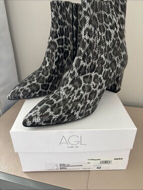 AGL Nero Snake-Print Pointed Ankle Boots in Black and Gray